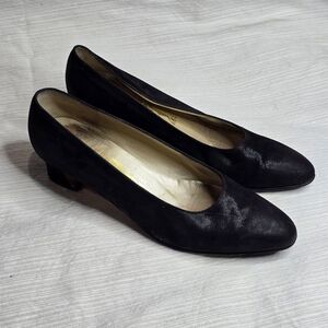Salvagore Ferragamo Black Pumps